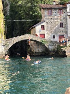 Jumping from the bridge in Nesso